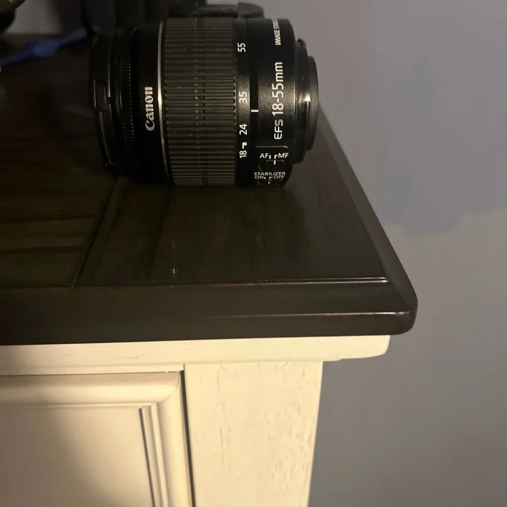 Canon EF-S 18-Canon EF-S 18-55mm f/ 3.5-5.6 IS55mm f/4-5.6 ISLens